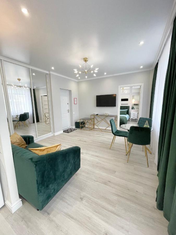 Luxury Emerald Apartments 伊尔平 外观 照片