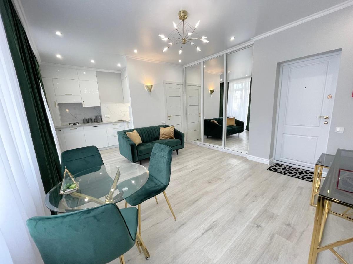 Luxury Emerald Apartments 伊尔平 外观 照片